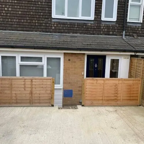 Basingstoke 1X Double Bed And Sofa Bed